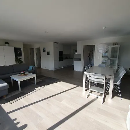 Arctic View - Sentral With Free Parking شقة ترومسو