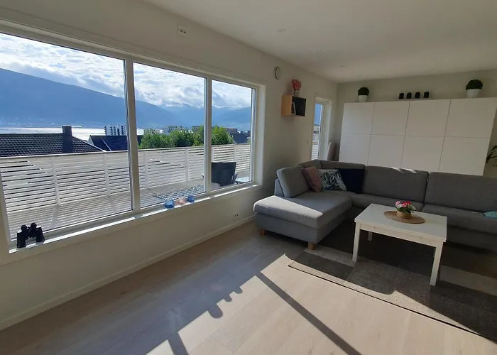 Arctic View - Sentral With Free Parking Apartamento Tromsø